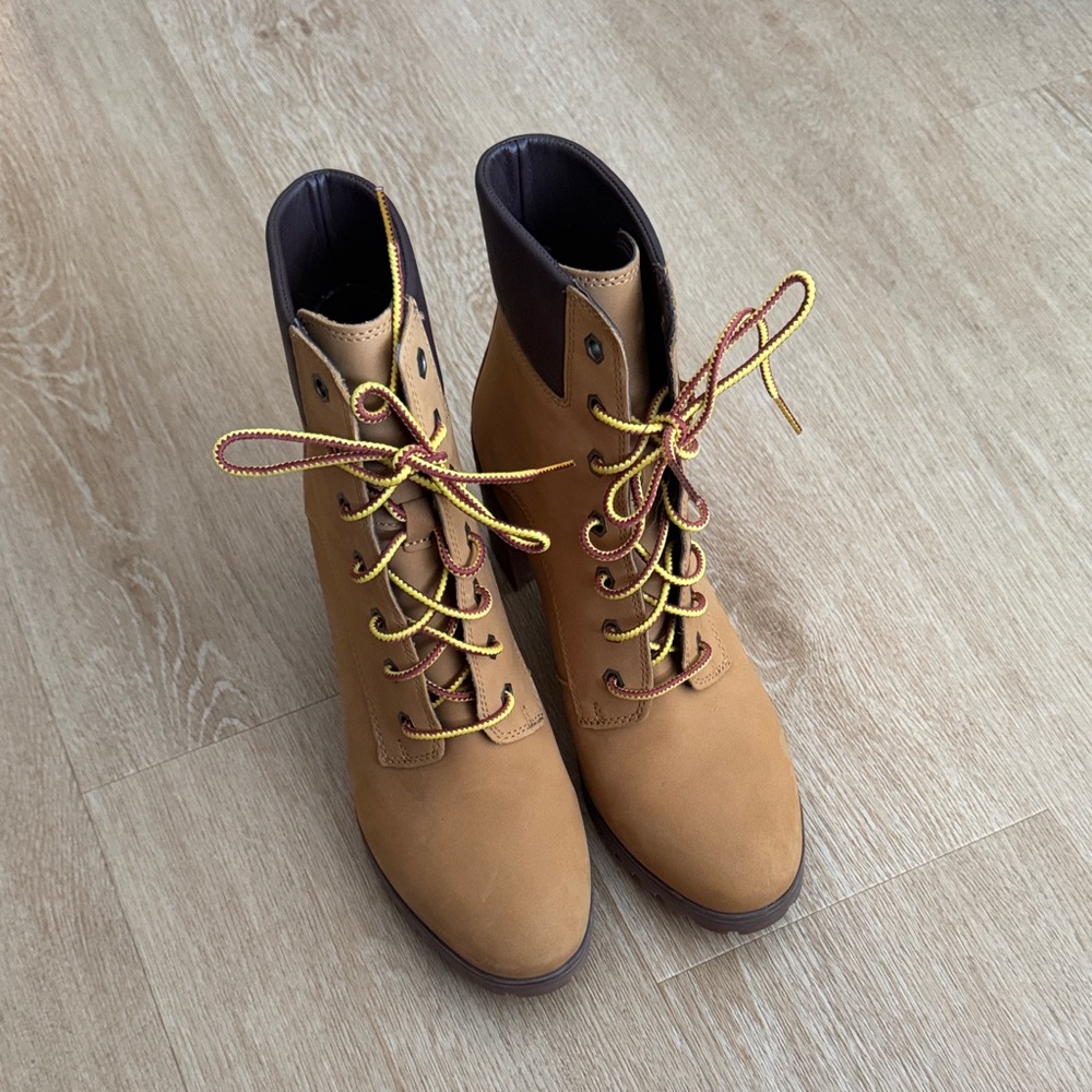 Timberland Tan and Brown Lace-Up Women's Boots